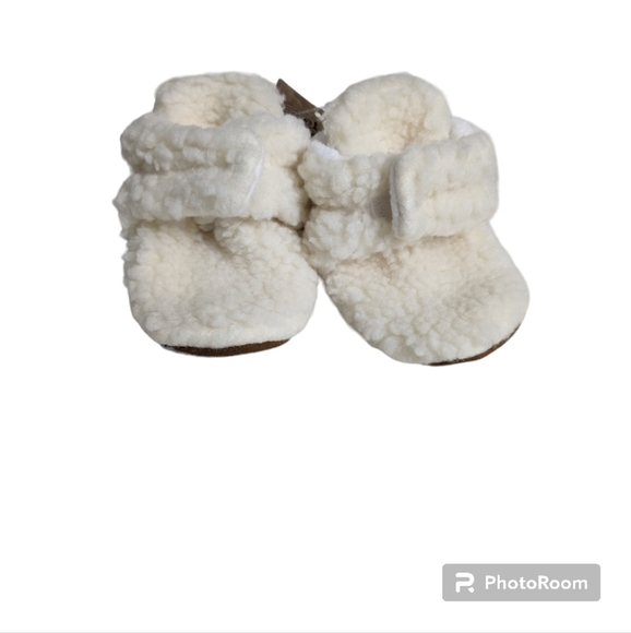 Baby Fashion Booties. Size 6 to 12 months. White. NWT. - Picture 3 of 9